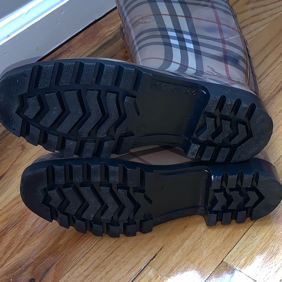 Burberry Rain boots- mid calf size 8 - Picture 5 of 6